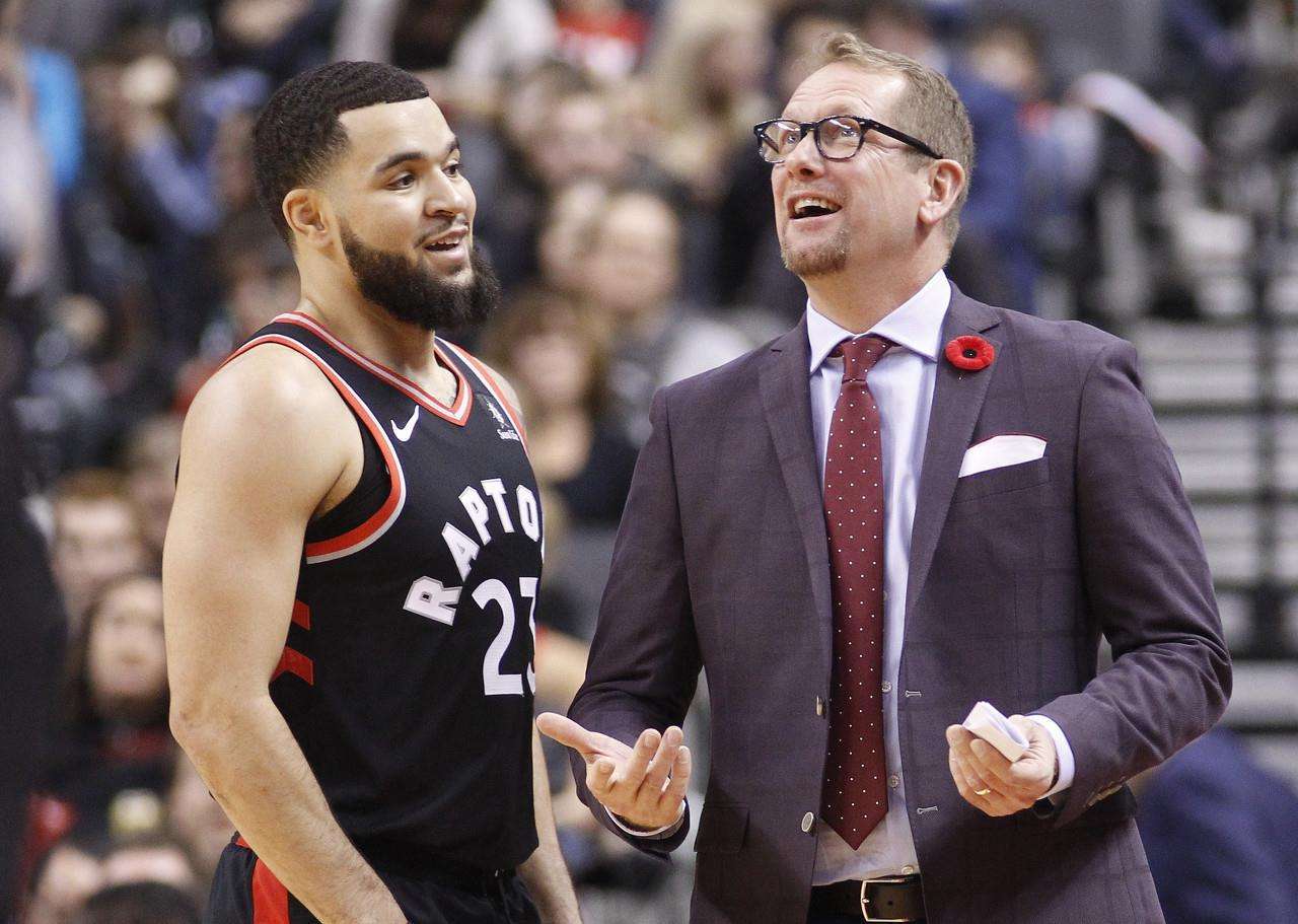 正是球队稳 正是球队稳