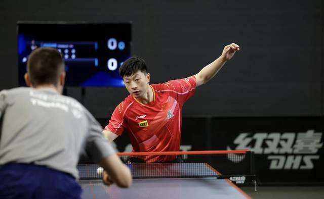 显得更加理 显得更加理